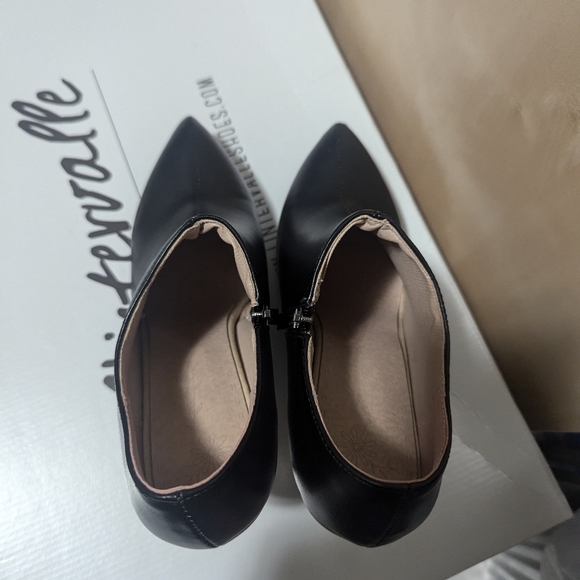 Jingpin Black Bootie - Picture 15 of 15